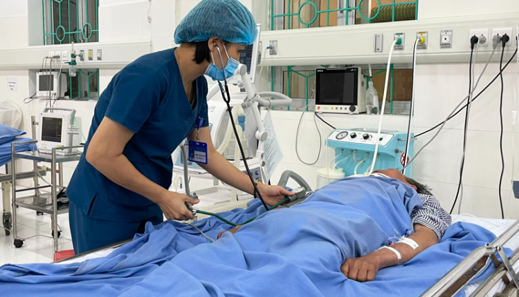 cuu-benh-nhan-soc-kep-do-soc-nhiem-trung-va-soc-tim